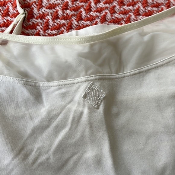 Lot of 4 spaghetti strap camisoles 🌺 - Picture 6 of 8